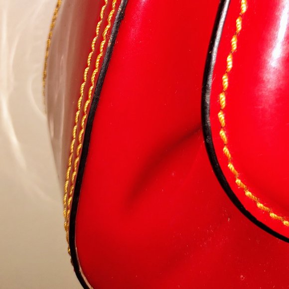 Fendi Tulipano Patent Leather B (Buckle) Rare Vintage Handbag - Picture 5 of 16